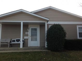 1318 Alpine Ct, Wheeling, IL 60090