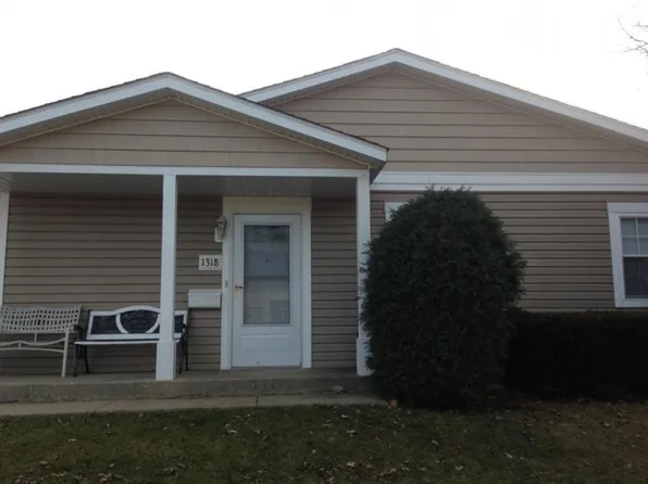 1318 Alpine Ct, Wheeling, IL 60090