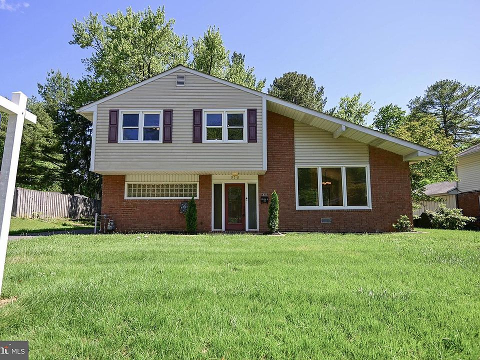 1st image of 916 Beaverbank Cir