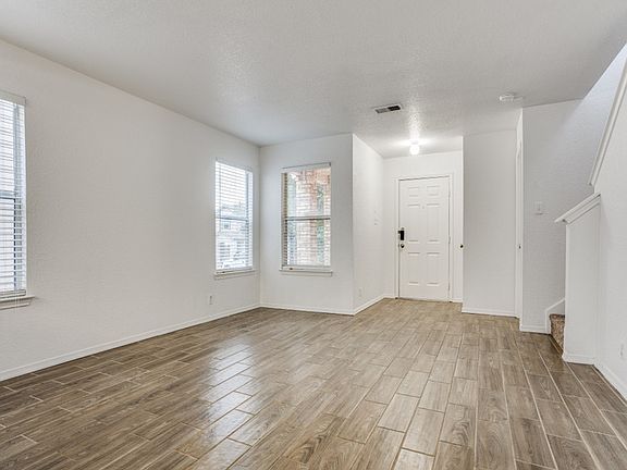 3rd image of 4622 Adkins Trl