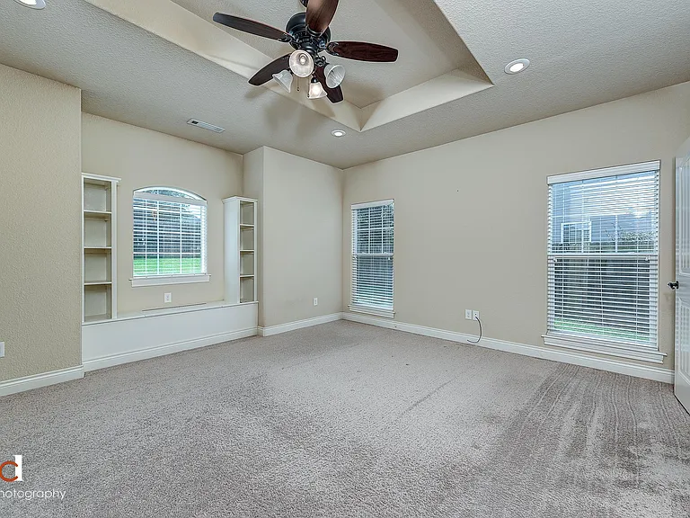 1408 NE Dysart Woods Ln — Photo 21