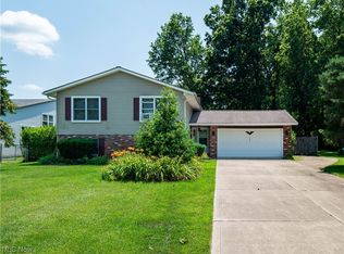 4471 Mapleview Dr, Vermilion, OH 44089