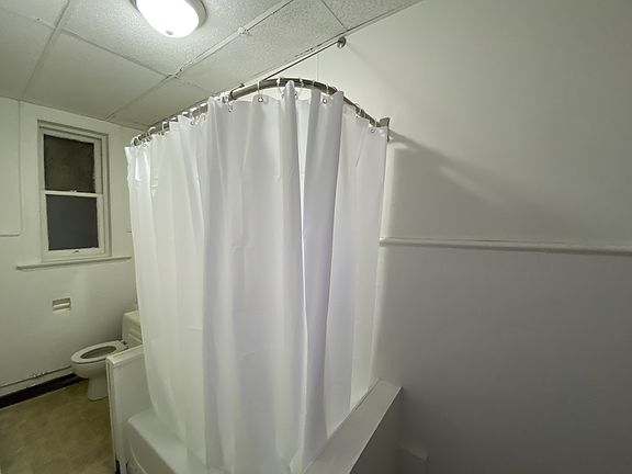 4th image of 162 E Market St #15925425