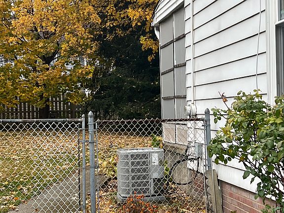 2nd image of 14032 Cayuga Ct