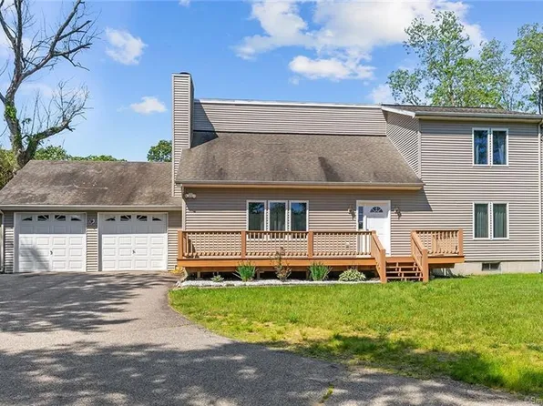 390 Boston Post Road, Waterford, CT 06385