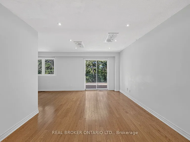 109 Robert Hicks Dr — Photo 3