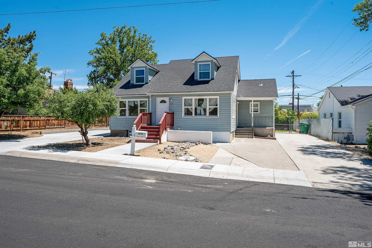 1030 Vine St photo 1