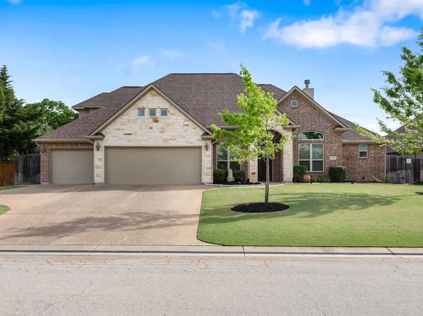 4605 River Valley Dr, Bryan, TX 77808