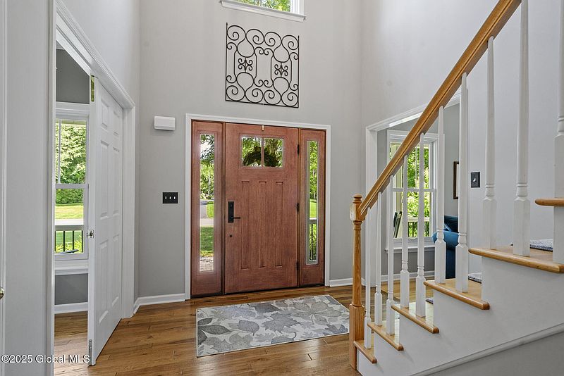 3rd image of 7 Settlers Ridge S