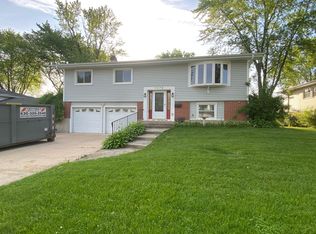 1475 Bedford Rd, Hoffman Estates, IL 60169