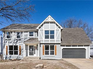 8424 Greenwood Cir, Lenexa, KS 66215