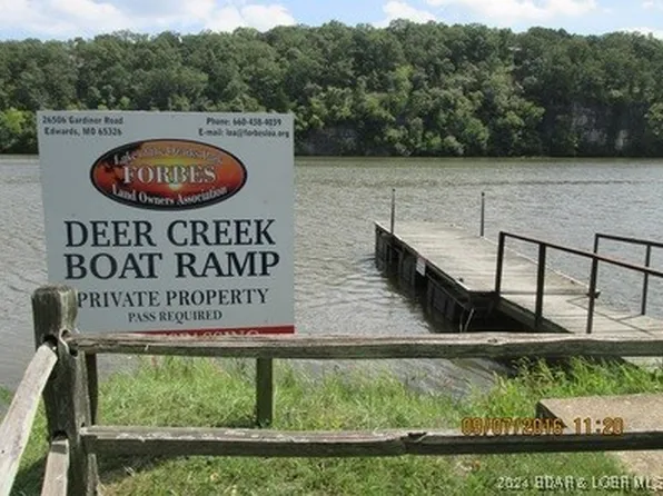 1383 & 1384 Dunn Dr, Edwards, MO 65326