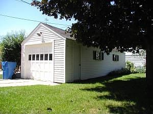 2nd image of 4737 N Hollywood Ave