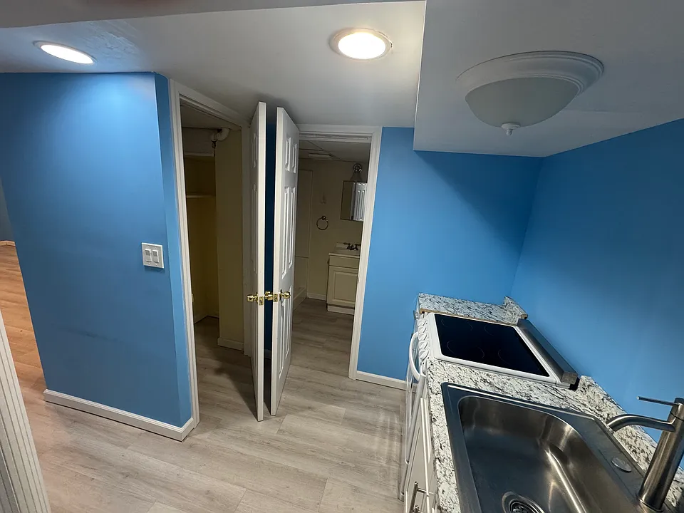 24 Linhurst Pl #BASEMENT