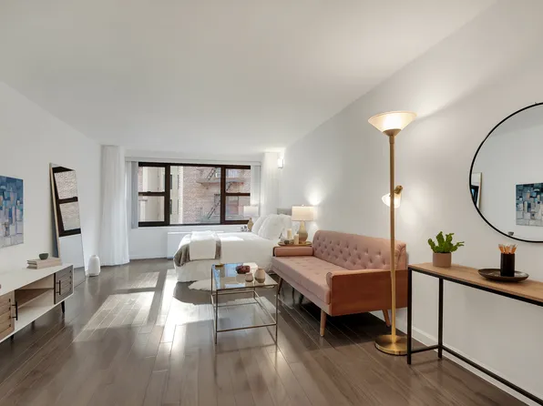 305 East 40th Street image 1 of 6