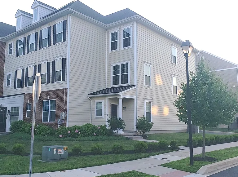 3659 Green St — Photo 1