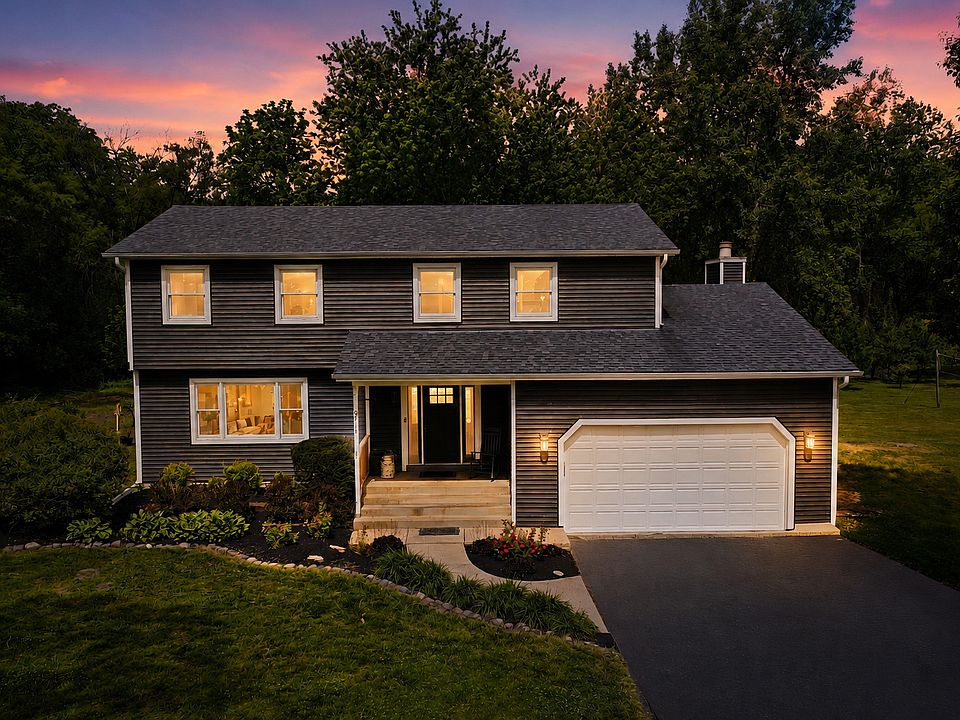 1st image of 2711 Old Oak Dr