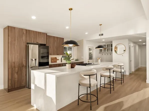 835 Cathy Ln, Cardiff, CA 92007