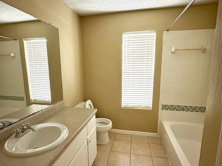 4300 Duval Rd #B — Photo 8