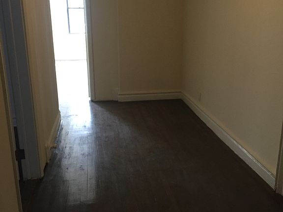 3rd image of 221 Linden Blvd APT 1B