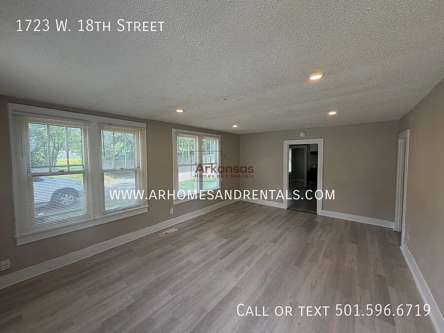 1723 W. 18th Street | 3 Bedrooms | 1 Bathroom 1/2 Off First Month's Rent — Photo 3