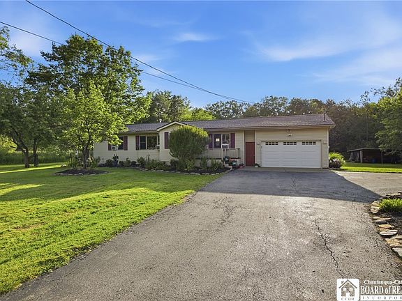 3rd image of 8028 Hayes Hollow Rd