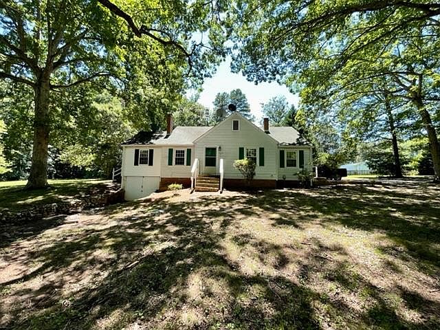 1st image of 233 Isabella St