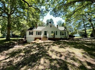 233 Isabella St, Drakes Branch, VA