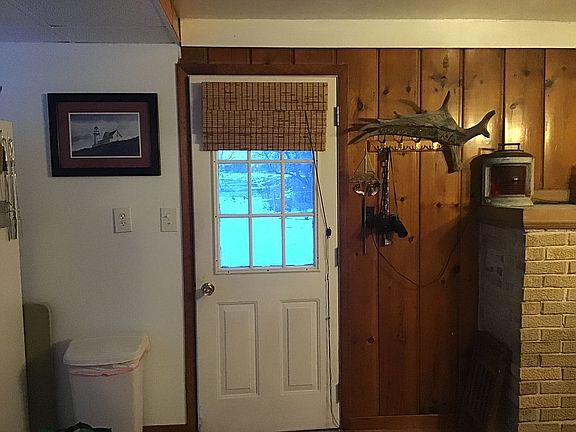 3rd image of 707 W Lake St