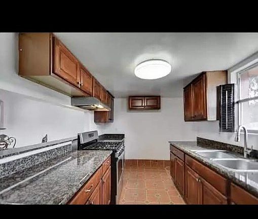 2nd image of 12518 La Rochelle Dr