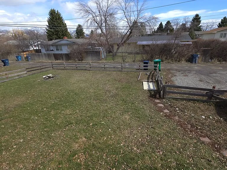 318 & 320 N 19th Ave — Photo 18