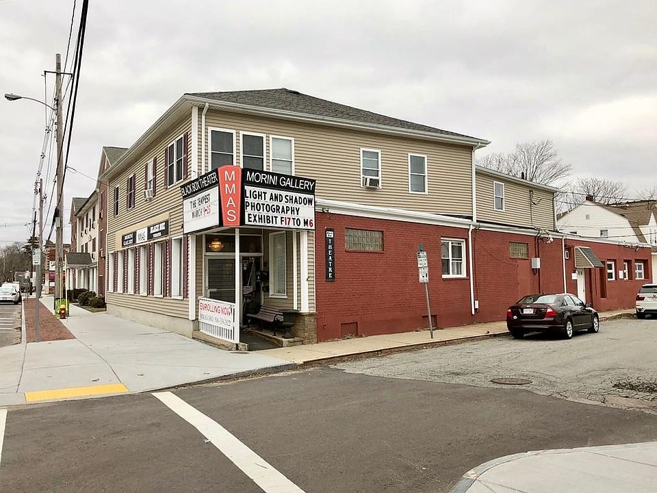 2nd image of 377 N Main St