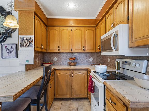 5th image of 1707 Marian Dr