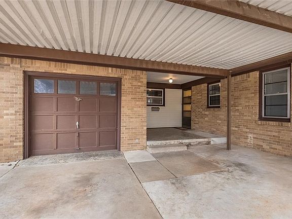 3rd image of 2221 Ashley Dr