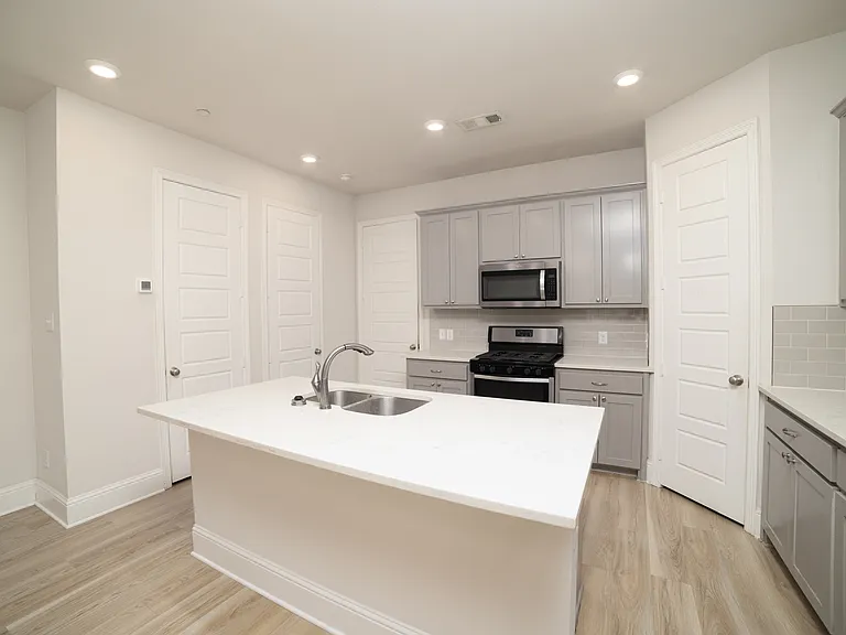 293 Ferndale St — Photo 19