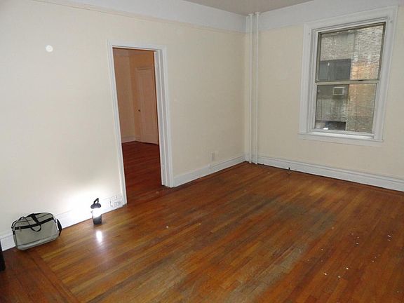 5th image of 11 Gifford Ave APT 1F