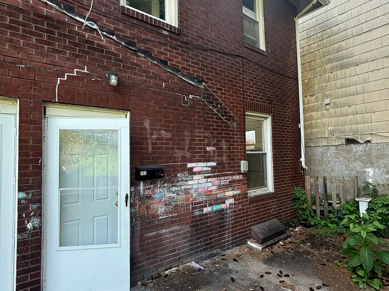 3 bed, 1560 sqft, $1,990 — Photo 2