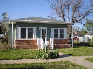 641 W 6th Ave, Red Cloud, NE 68970