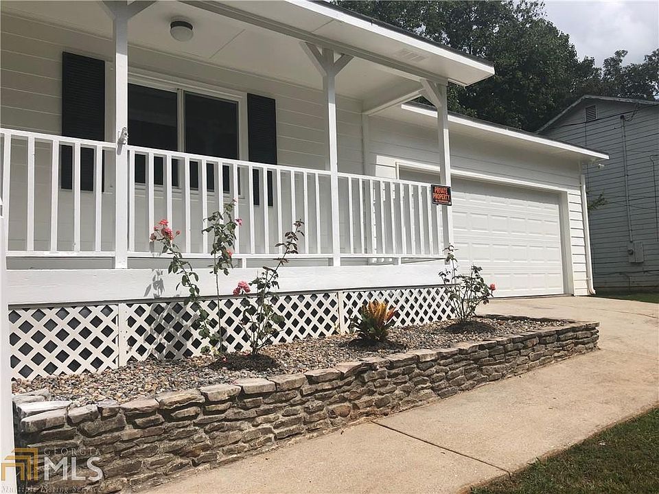 2nd image of 1552 Sir Knights Way