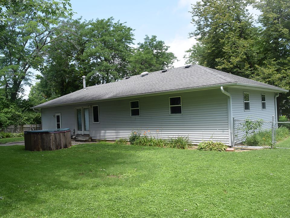 2nd image of 1303 S 8th Ave E
