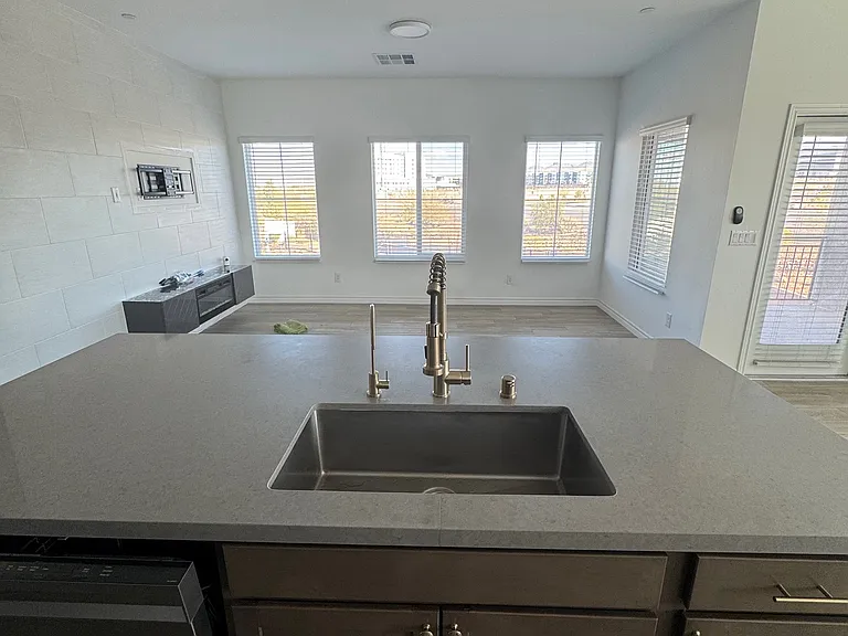 1367 Ossa St #4205 — Photo 9