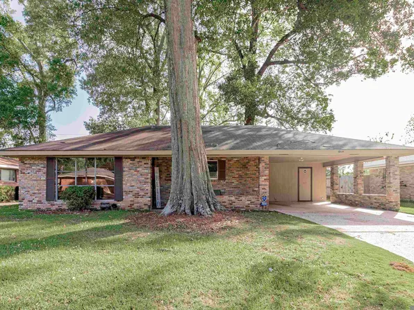 1050 Landwood Dr, Baton Rouge, LA 70806