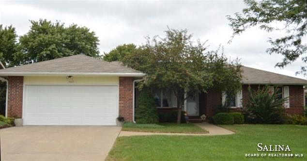 1st image of 2225 Village Ln
