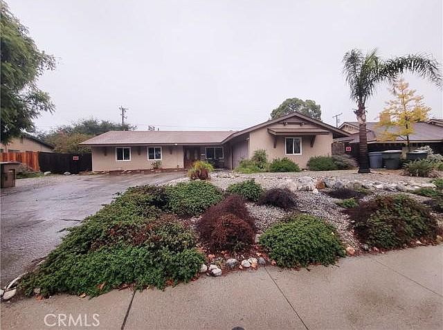 1st image of 658 Rockford Dr