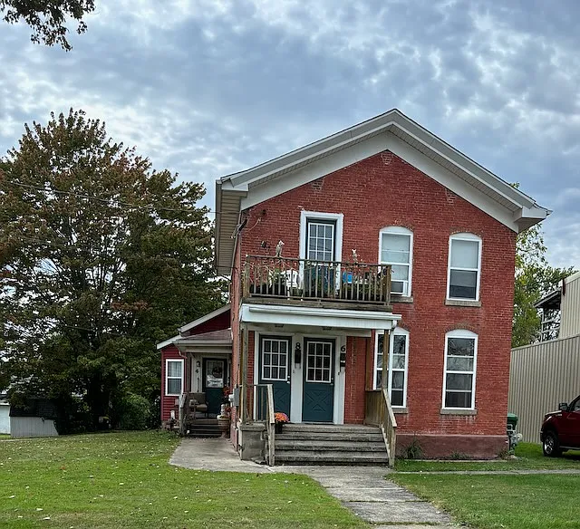 2 Market St #3