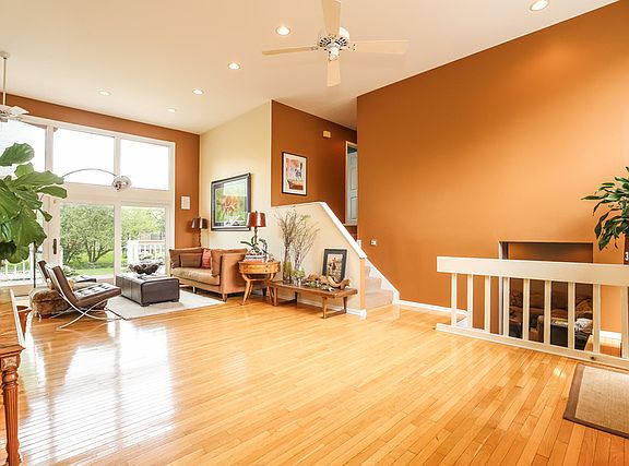 3rd image of 2800 Trail Way
