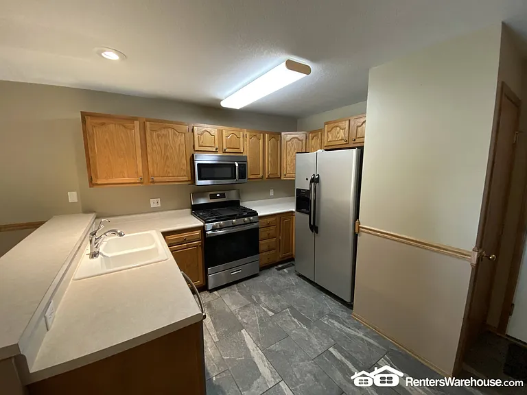 737 Kitterman Cir — Photo 5