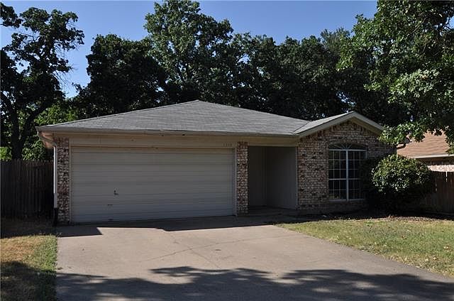 1st image of 1214 Hidden Creek Dr