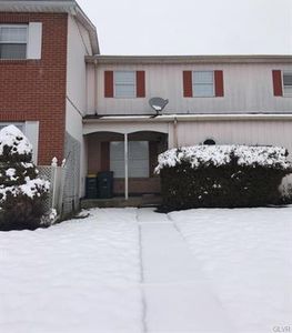 236 Briarwood Ct, Allentown, PA, 18104