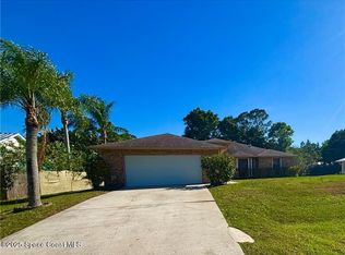 450 Memorial Ave, Sebastian, FL 32958